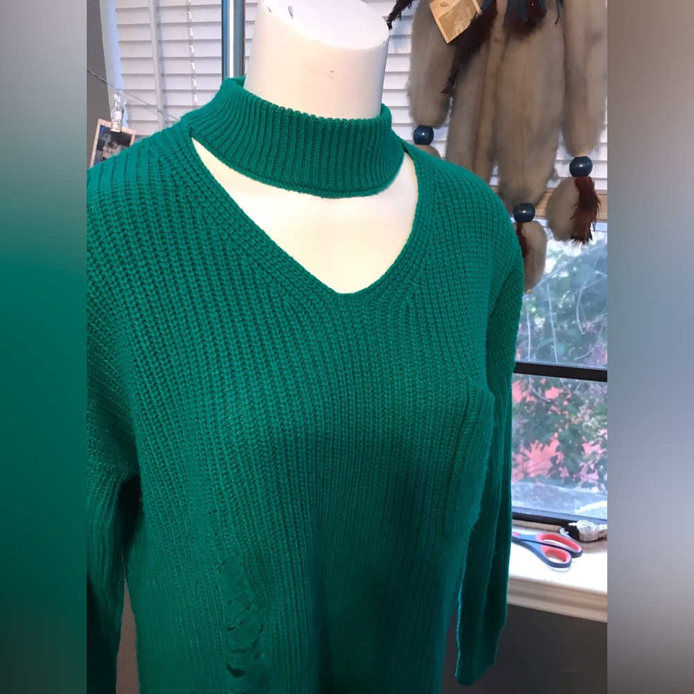 Green Rugged Look Sweater - Picture 6 of 8